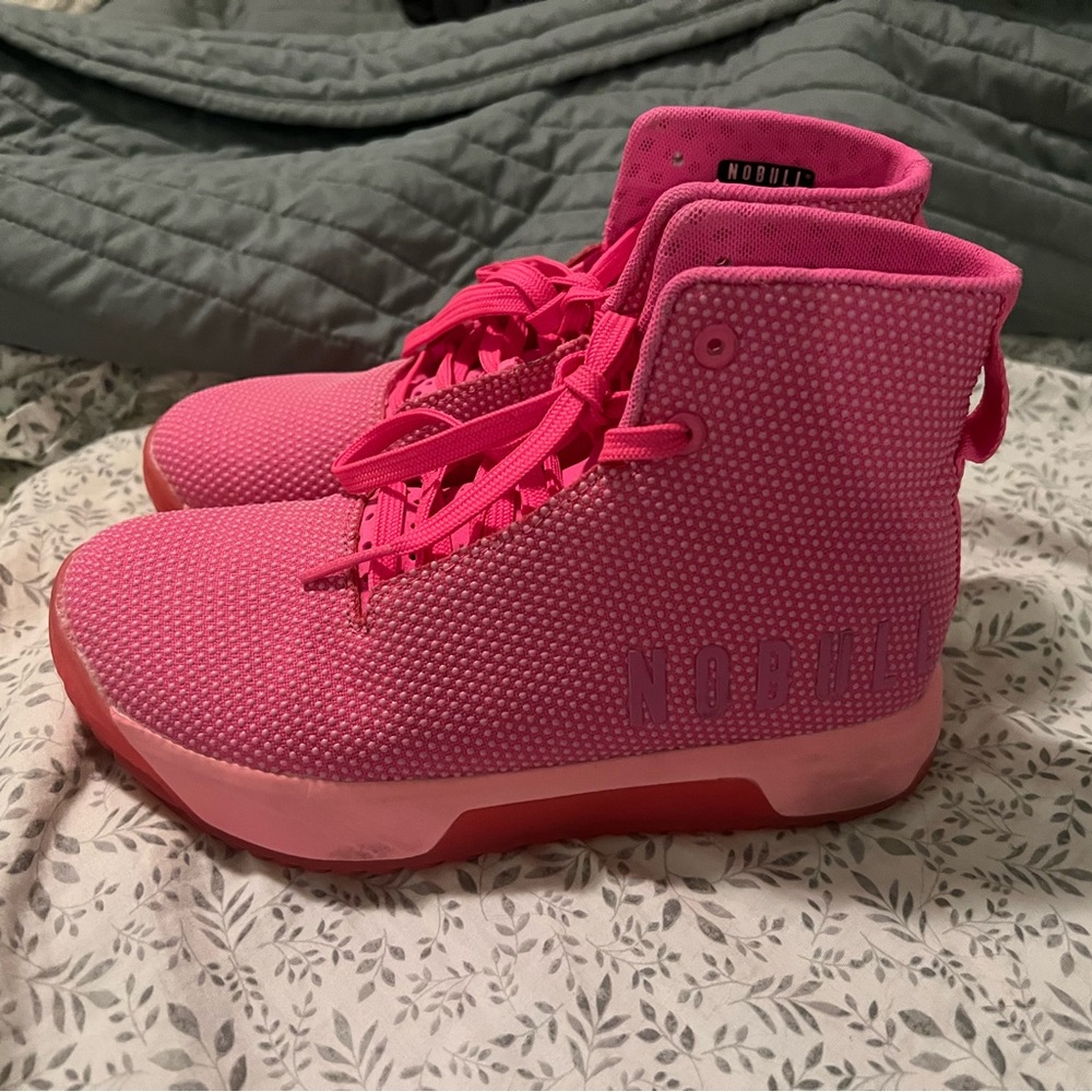 Women’s size 5.5 NEON pink NOBULLs